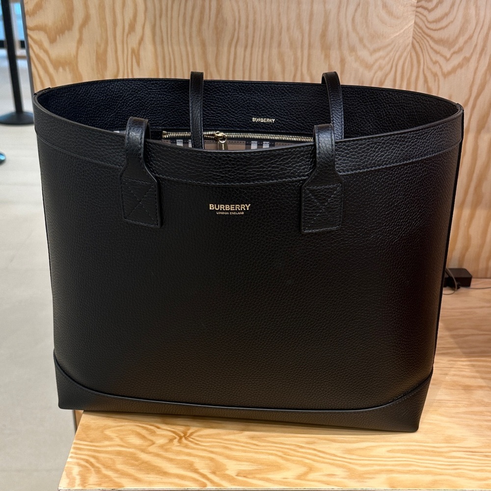 Burberry Black Pebbled Leather london Tote Bag